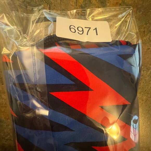 DSG Boys‎ Volley Short Print, Size Large, Red & Blue Zigzag Pattern - Picture 9 of 9